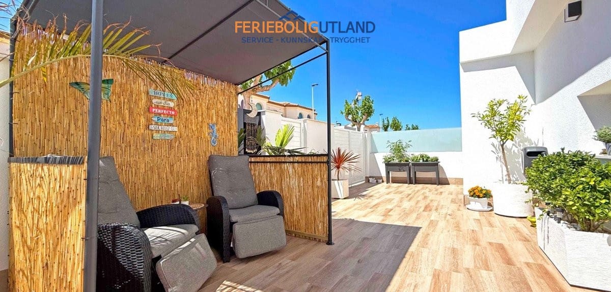 2 bedroom Villa for sale in San Pedro del Pinatar with pool garage - € 495,000 (Ref: 10006878)
