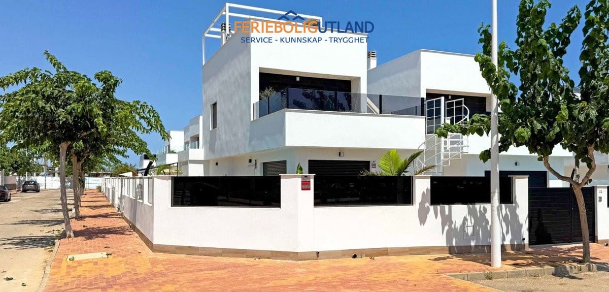 2 bedroom Villa for sale in San Pedro del Pinatar with pool garage - € 495,000 (Ref: 10006878)