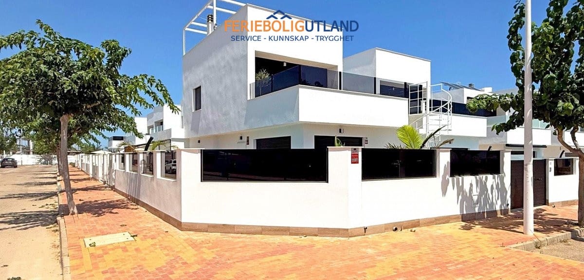 2 bedroom Villa for sale in San Pedro del Pinatar with pool garage - € 495,000 (Ref: 10006878)
