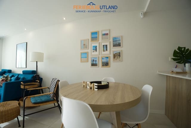 4 soveværelse Byhus til salg i San Pedro del Pinatar ciudad, San Pedro del Pinatar med swimmingpool garage - € 342.000 (Ref: 10006879)