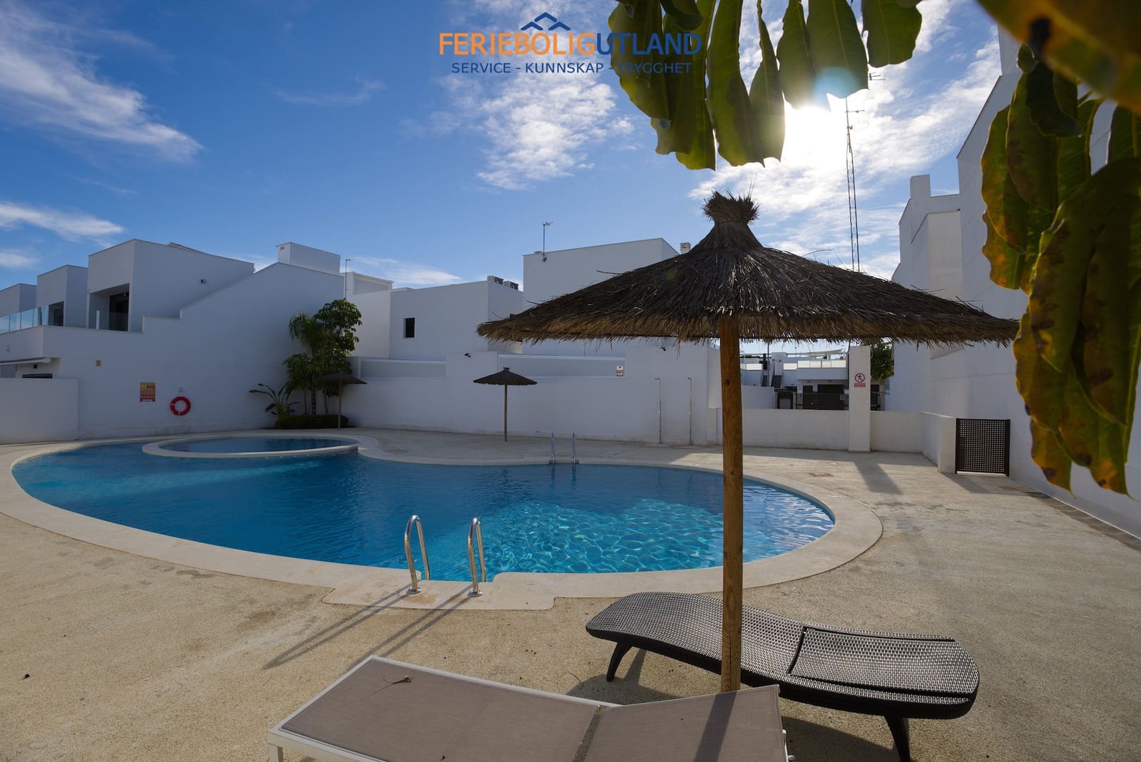 4 soveværelse Byhus til salg i San Pedro del Pinatar med swimmingpool garage - € 342.000 (Ref: 10006879)
