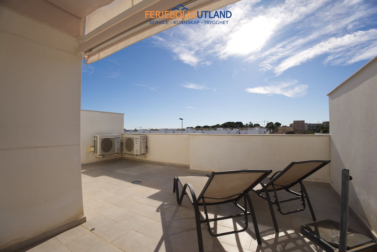 4 soveværelse Byhus til salg i San Pedro del Pinatar med swimmingpool garage - € 342.000 (Ref: 10006879)