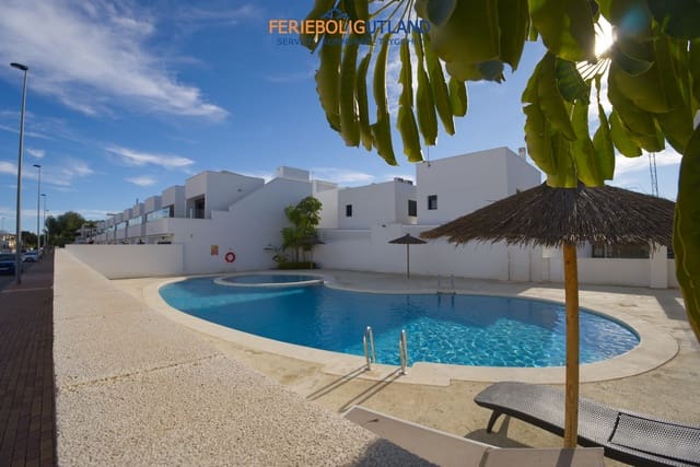 4 soveværelse Byhus til salg i San Pedro del Pinatar ciudad, San Pedro del Pinatar med swimmingpool garage - € 342.000 (Ref: 10006879)