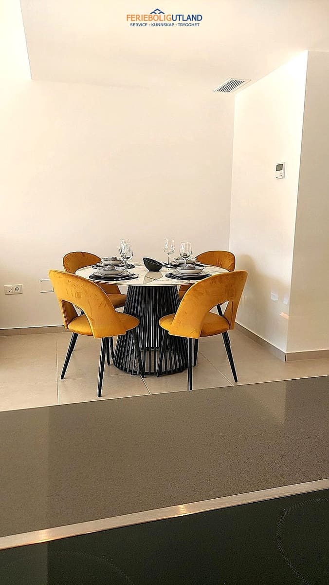 Apartamento de 2 habitaciones en San Miguel de Salinas en venta con piscina garaje - 245.000 € (Ref: 10006881)