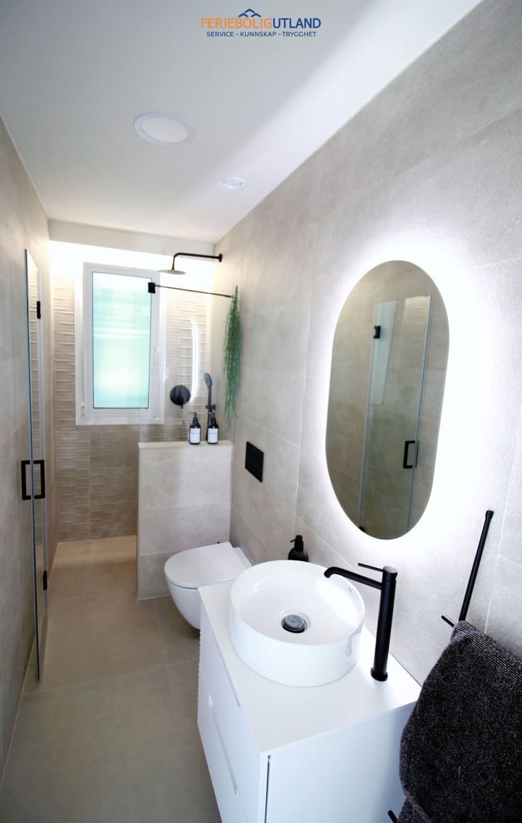 Bungalow de 2 habitaciones en Torre de la Horadada en venta con piscina garaje - 385.000 € (Ref: 10006885)