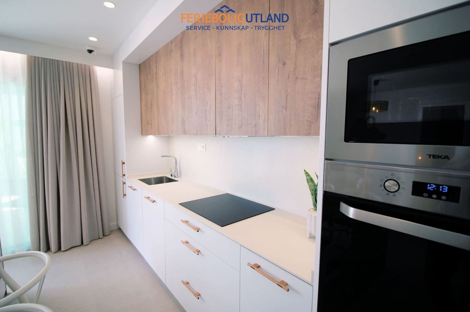 Bungalow de 2 habitaciones en Torre de la Horadada en venta con piscina garaje - 385.000 € (Ref: 10006885)
