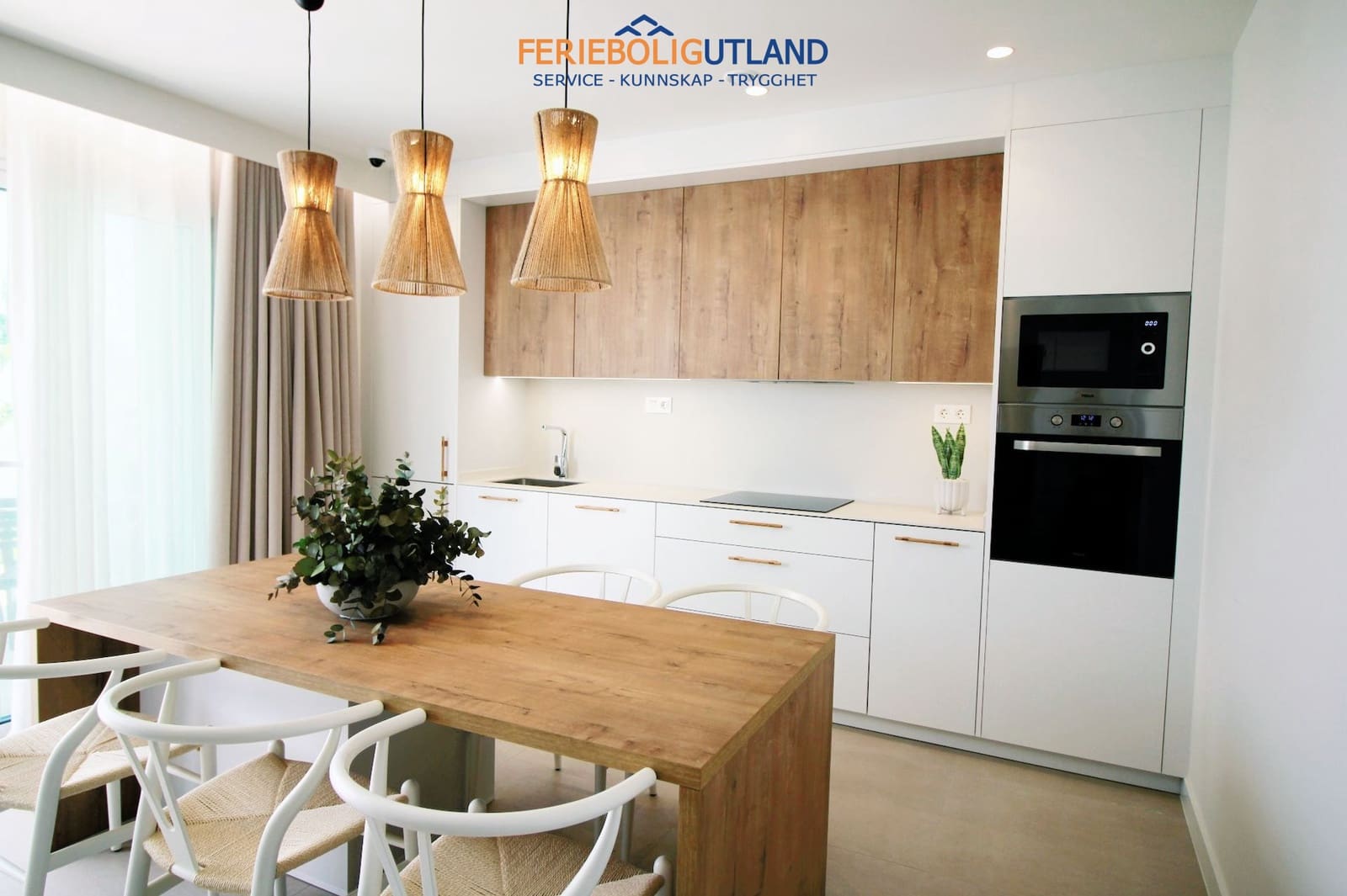 Bungalow de 2 habitaciones en Torre de la Horadada en venta con piscina garaje - 385.000 € (Ref: 10006885)