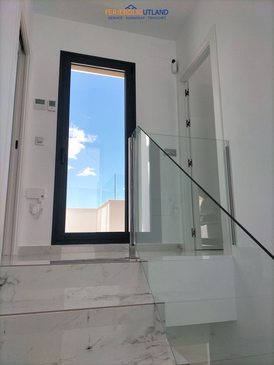 Chalet de 3 habitaciones en Pilar de la Horadada en venta con piscina garaje - 399.000 € (Ref: 10006890)
