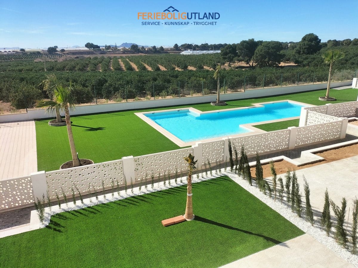 Chalet de 3 habitaciones en Pilar de la Horadada en venta con piscina garaje - 399.000 € (Ref: 10006890)