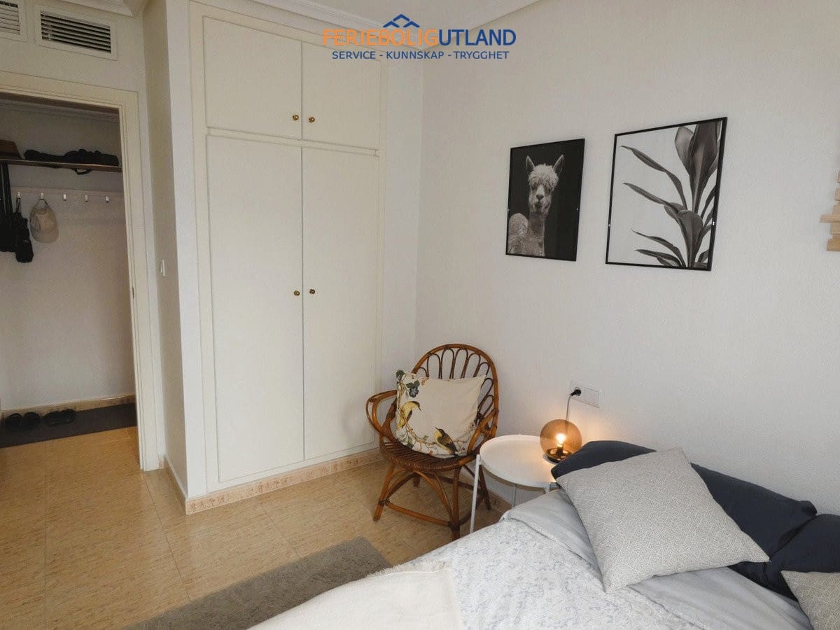 Apartamento de 3 habitaciones en Torrevieja en venta - 199.000 € (Ref: 10006897)