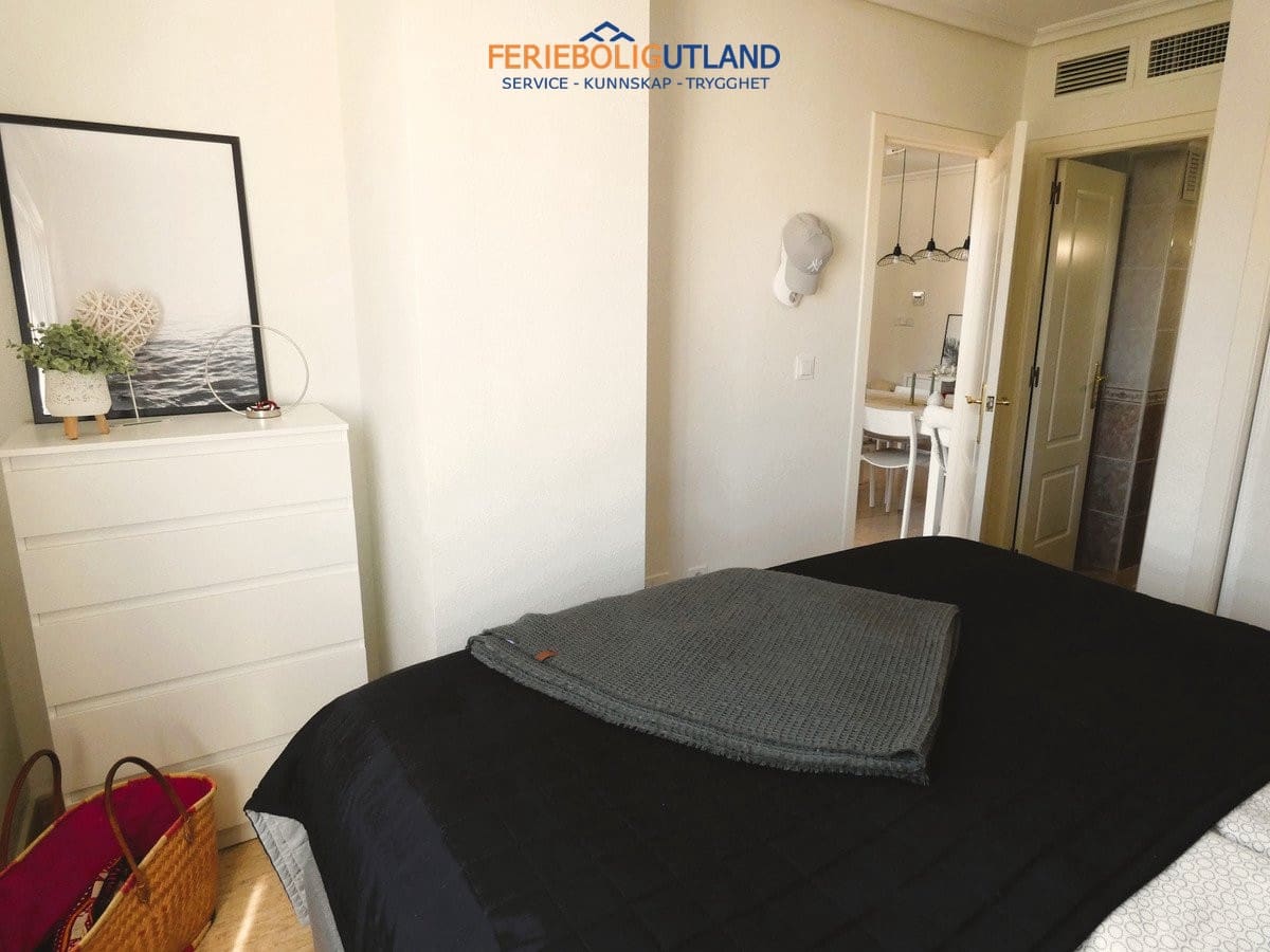 Apartamento de 3 habitaciones en Torrevieja en venta - 199.000 € (Ref: 10006897)