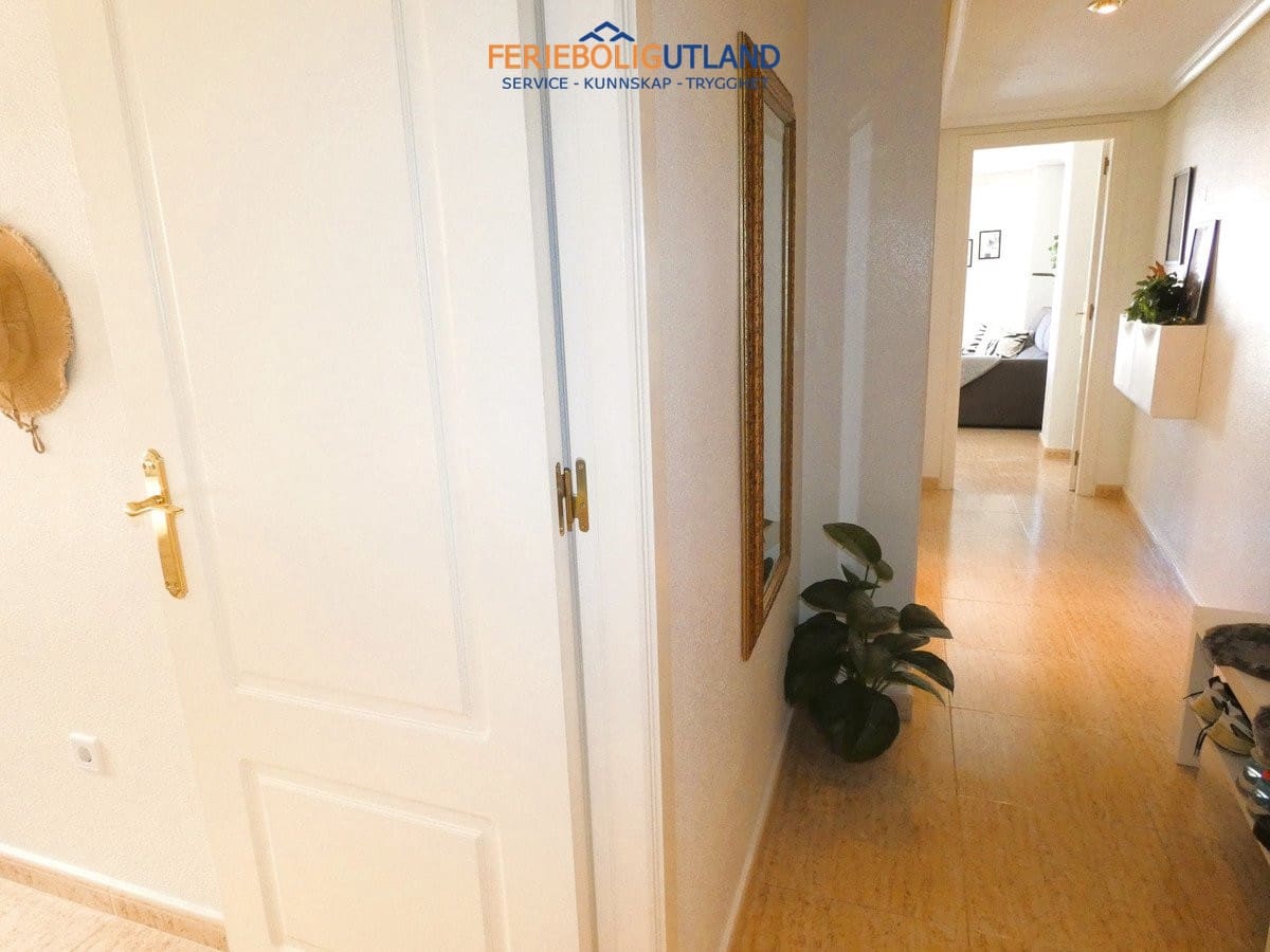 Apartamento de 3 habitaciones en Torrevieja en venta - 199.000 € (Ref: 10006897)