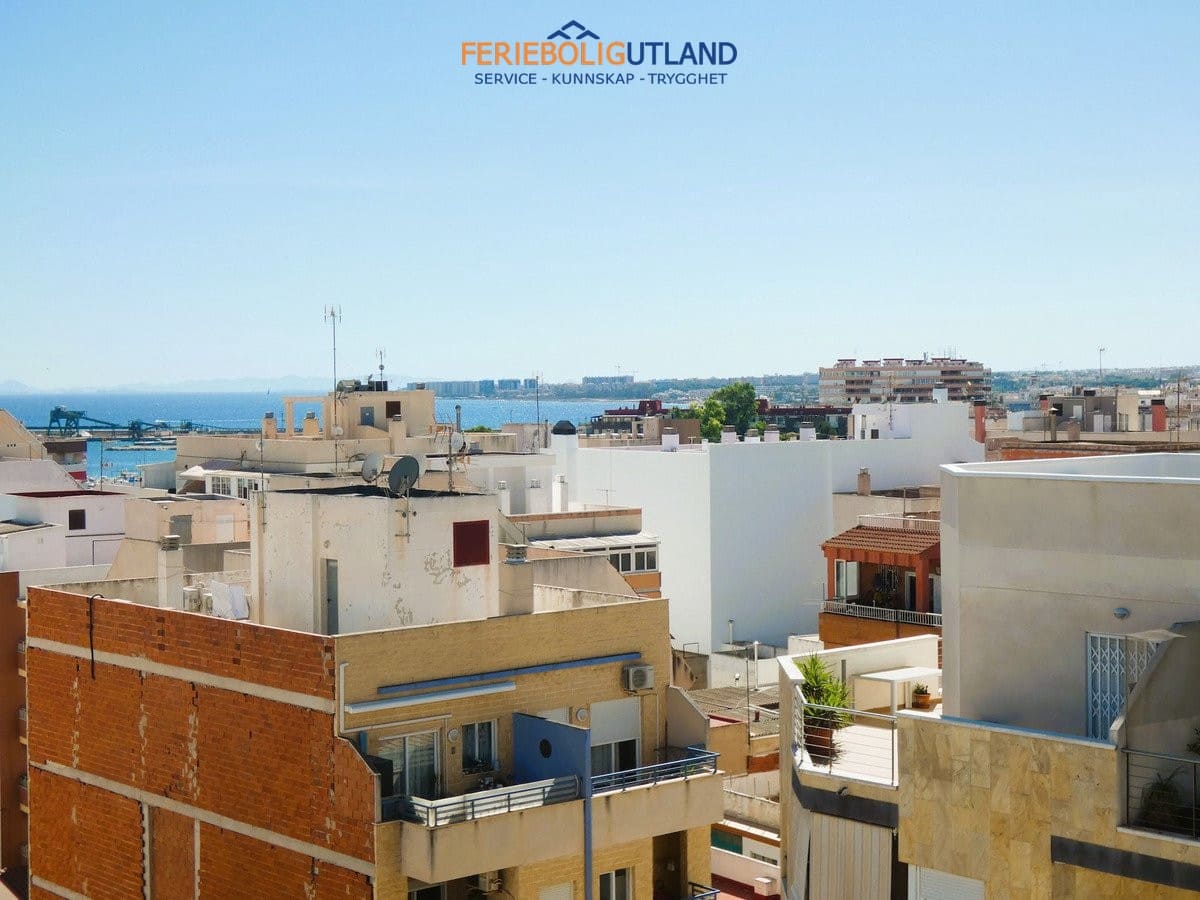 Apartamento de 3 habitaciones en Torrevieja en venta - 199.000 € (Ref: 10006897)