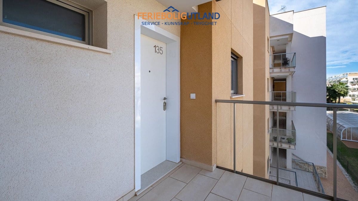 2 soveværelse Lejlighed til salg i Villamartin med swimmingpool garage - € 265.000 (Ref: 10006899)