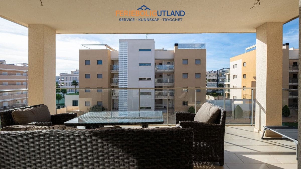 2 soveværelse Lejlighed til salg i Villamartin med swimmingpool garage - € 265.000 (Ref: 10006899)