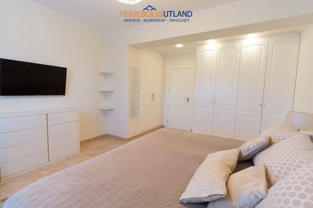 7 slaapkamer Villa te koop in Los Balcones met zwembad garage - € 930.000 (Ref: 10006900)
