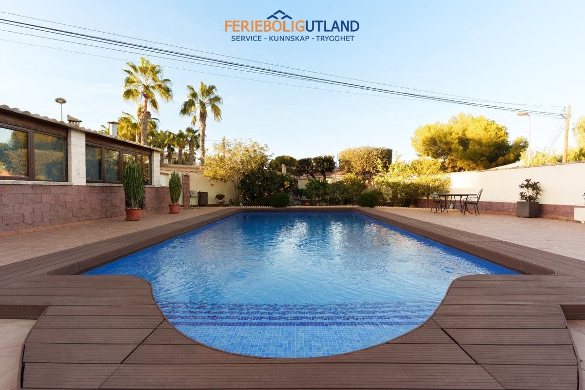 7 slaapkamer Villa te koop in Los Balcones met zwembad garage - € 930.000 (Ref: 10006900)
