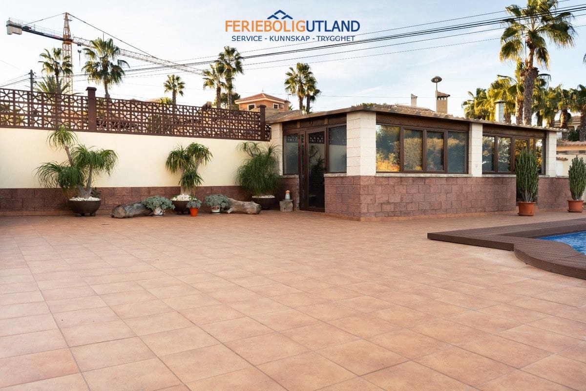 7 slaapkamer Villa te koop in Los Balcones met zwembad garage - € 930.000 (Ref: 10006900)