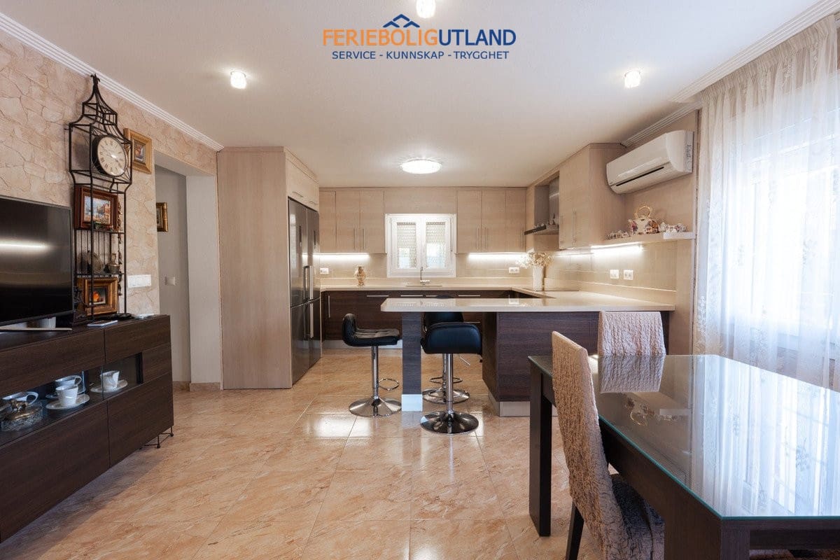 7 slaapkamer Villa te koop in Los Balcones met zwembad garage - € 930.000 (Ref: 10006900)
