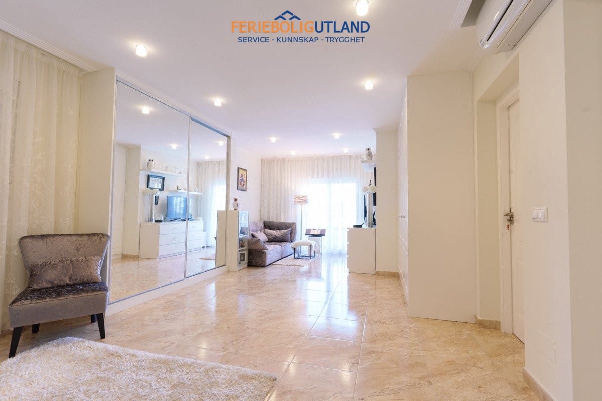 7 slaapkamer Villa te koop in Los Balcones met zwembad garage - € 930.000 (Ref: 10006900)