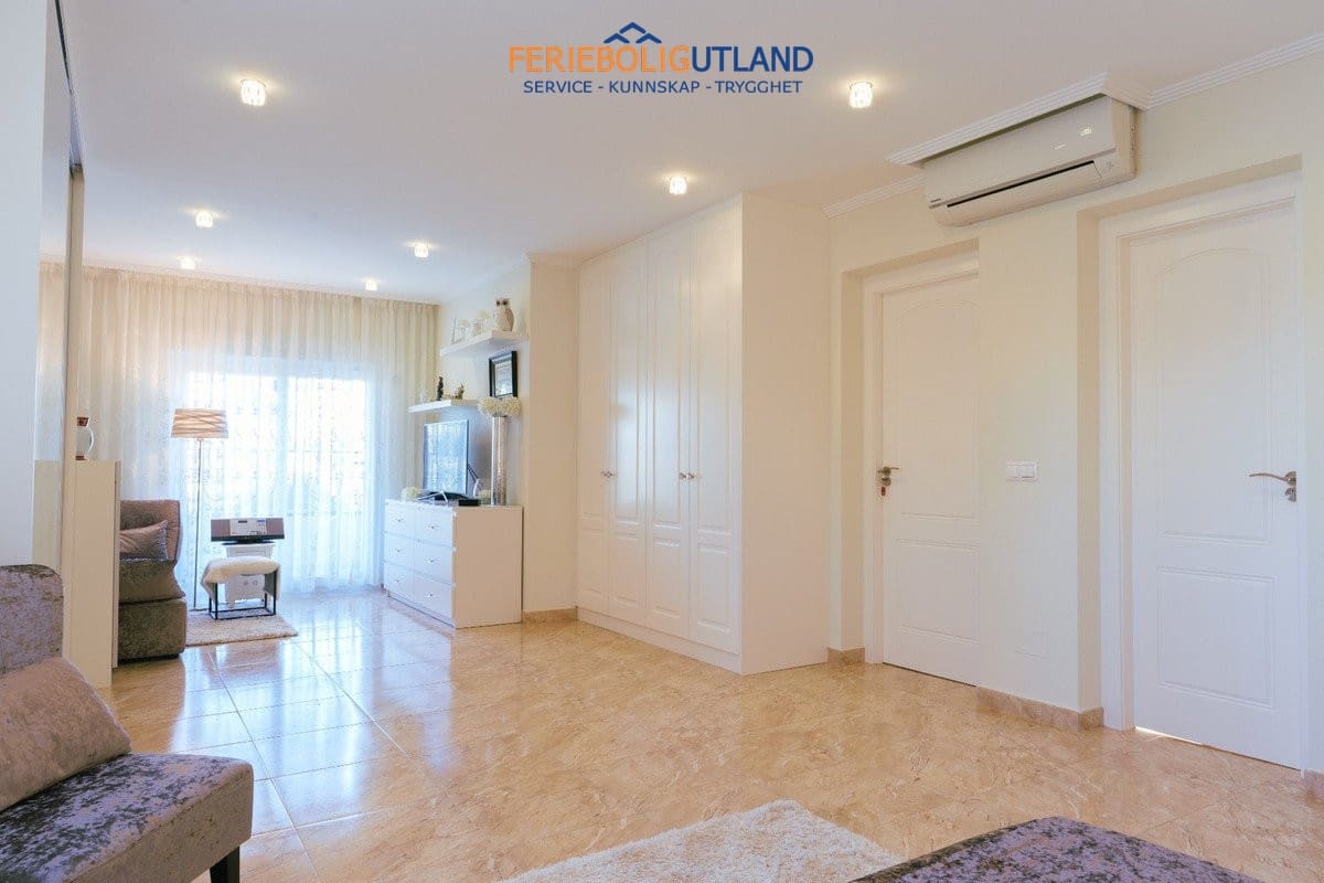 7 slaapkamer Villa te koop in Los Balcones met zwembad garage - € 930.000 (Ref: 10006900)