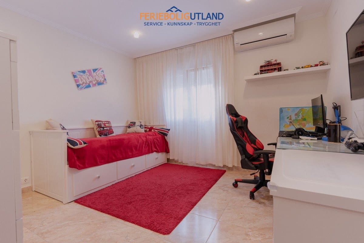 7 slaapkamer Villa te koop in Los Balcones met zwembad garage - € 930.000 (Ref: 10006900)