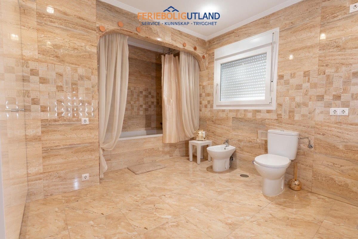 7 slaapkamer Villa te koop in Los Balcones met zwembad garage - € 930.000 (Ref: 10006900)