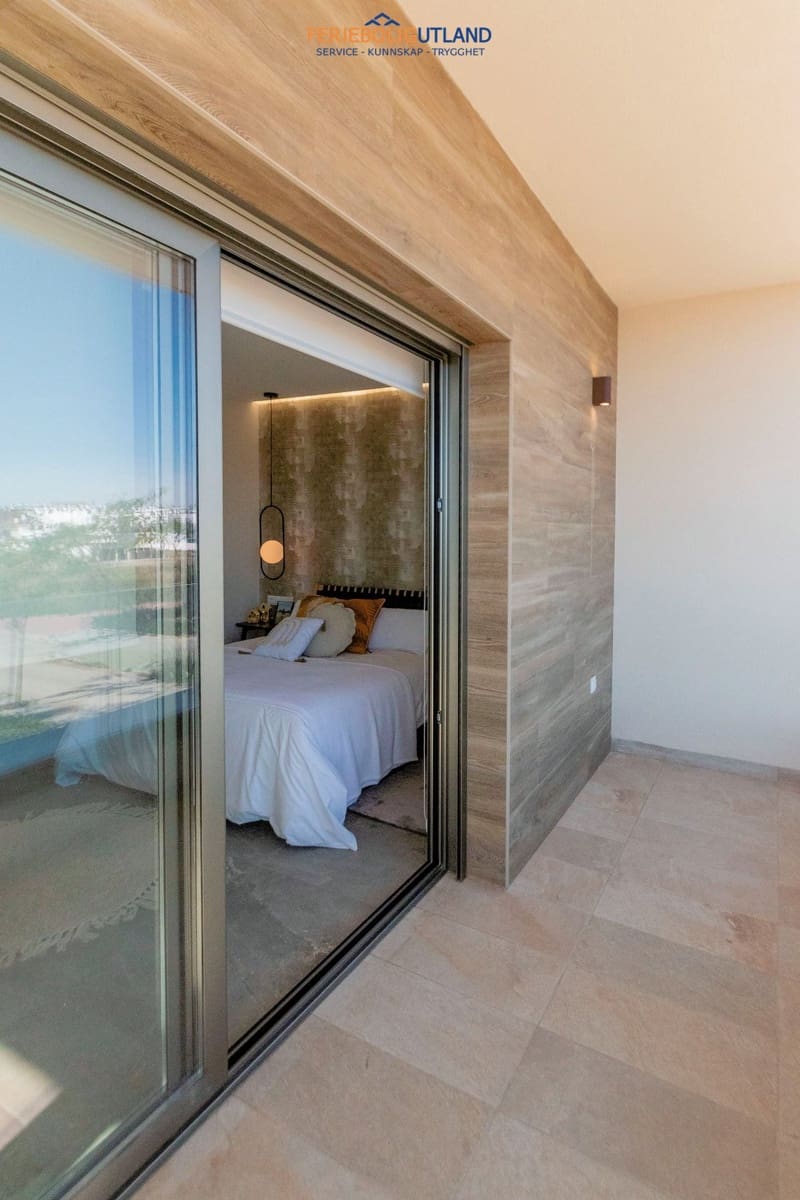 Chalet de 3 habitaciones en Pilar de la Horadada en venta con piscina garaje - 474.900 € (Ref: 10006902)