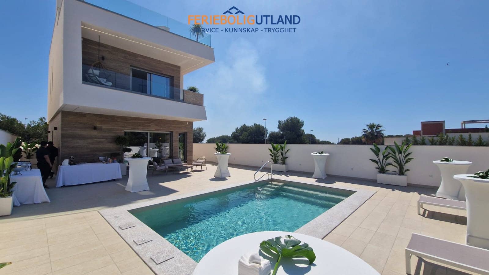 Chalet de 3 habitaciones en Pilar de la Horadada en venta con piscina garaje - 474.900 € (Ref: 10006902)