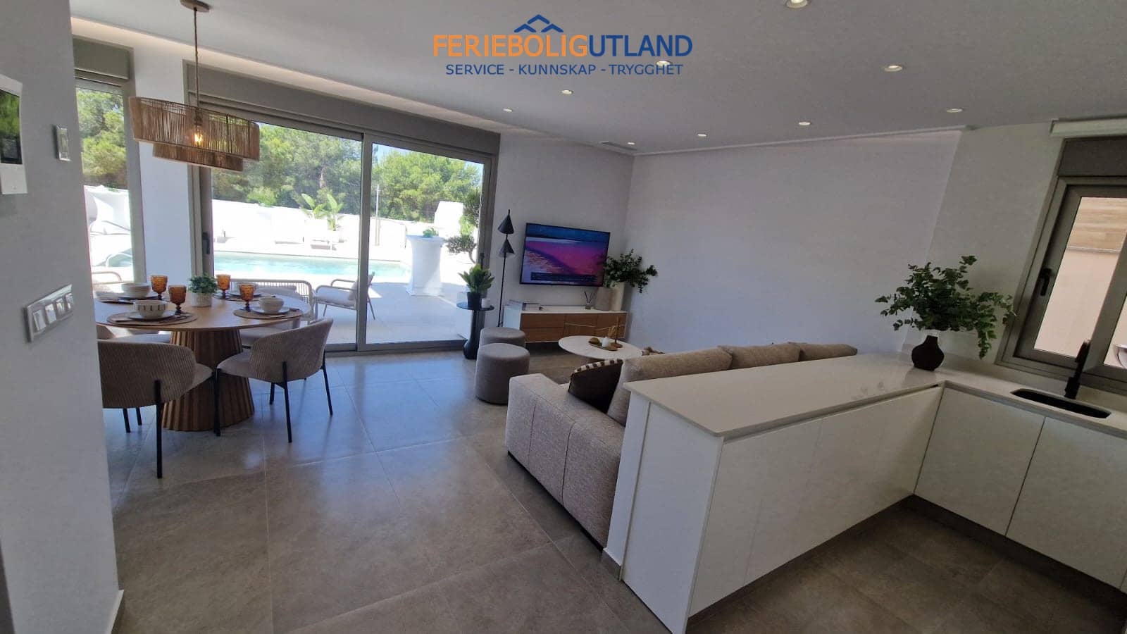 Chalet de 3 habitaciones en Pilar de la Horadada en venta con piscina garaje - 474.900 € (Ref: 10006902)