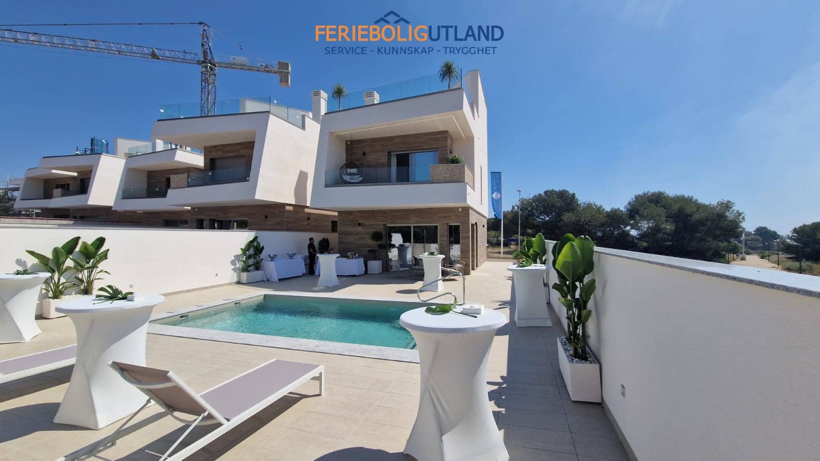 Chalet de 3 habitaciones en Pilar de la Horadada en venta con piscina garaje - 474.900 € (Ref: 10006902)