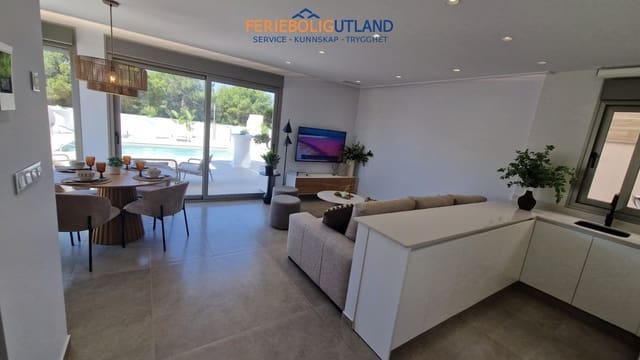 Chalet de 3 habitaciones en Pinar de Campoverde, Pilar de la Horadada en venta con piscina garaje - 474.900 € (Ref: 10006902)
