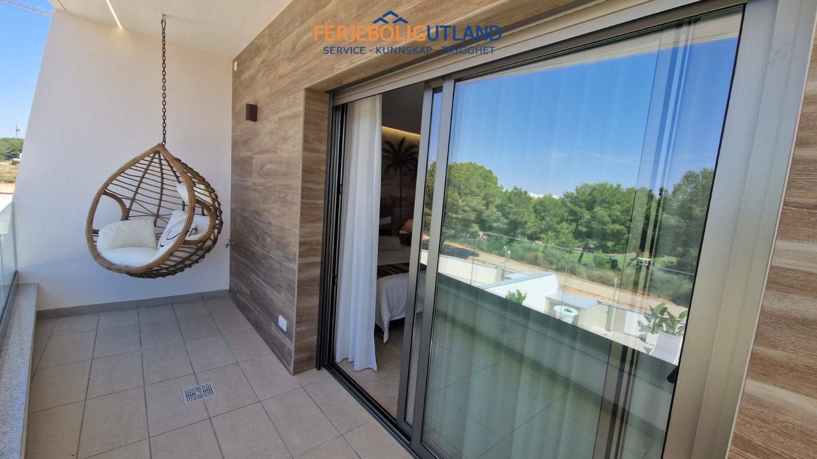 Chalet de 3 habitaciones en Pilar de la Horadada en venta con piscina garaje - 474.900 € (Ref: 10006902)