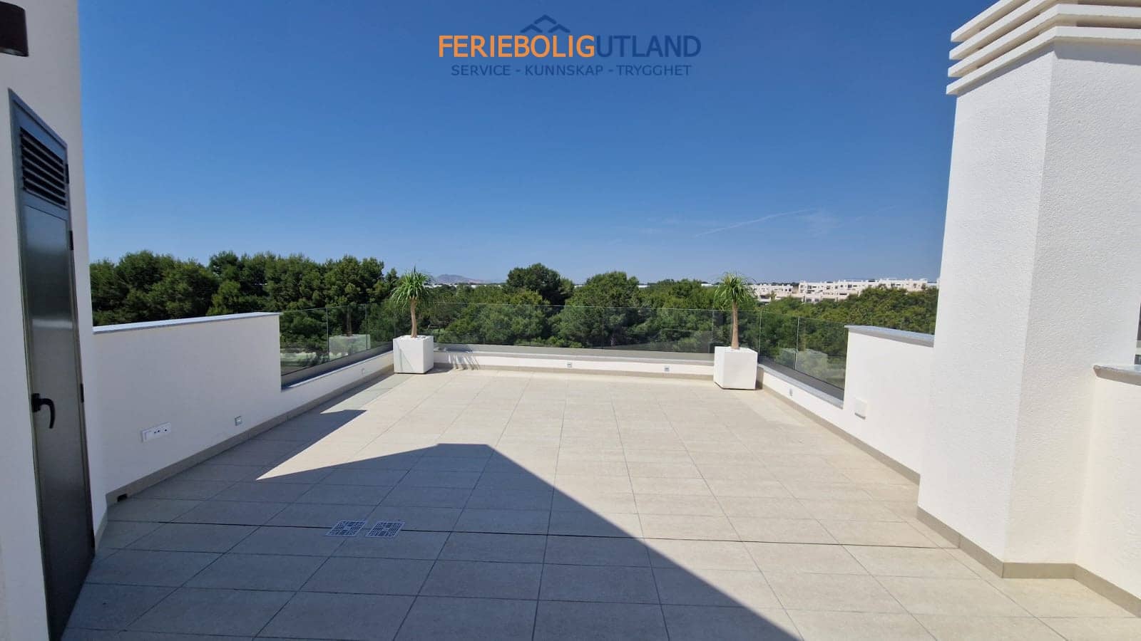 Chalet de 3 habitaciones en Pilar de la Horadada en venta con piscina garaje - 474.900 € (Ref: 10006902)