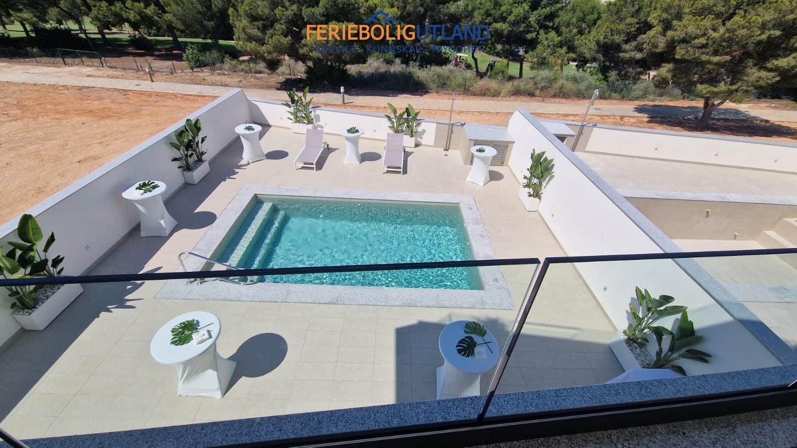 Chalet de 3 habitaciones en Pilar de la Horadada en venta con piscina garaje - 474.900 € (Ref: 10006902)