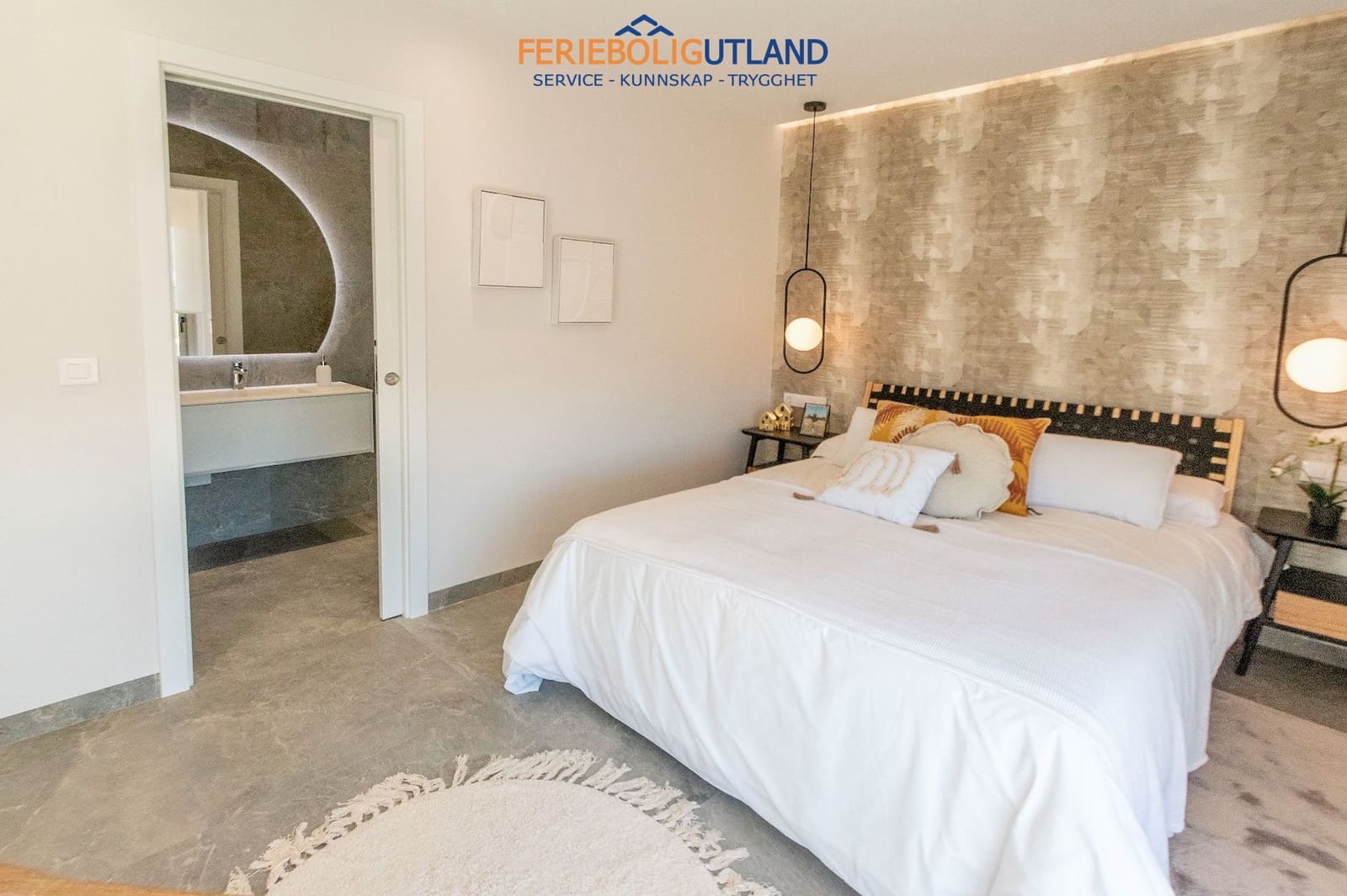 Chalet de 3 habitaciones en Pilar de la Horadada en venta con piscina garaje - 474.900 € (Ref: 10006902)