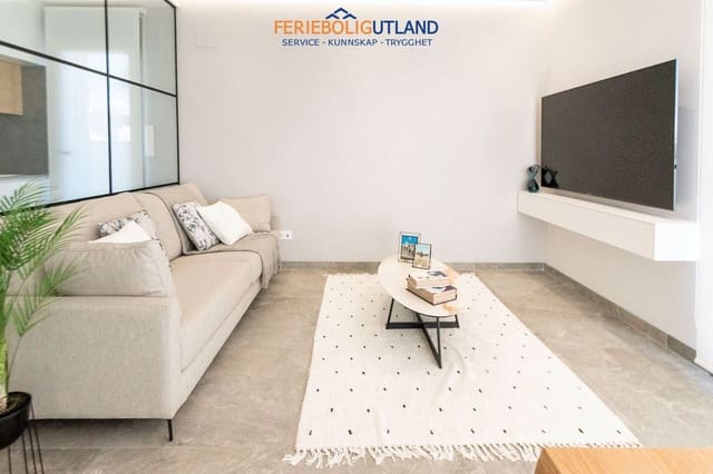 Chalet de 3 habitaciones en Pinar de Campoverde, Pilar de la Horadada en venta con piscina garaje - 474.900 € (Ref: 10006902)
