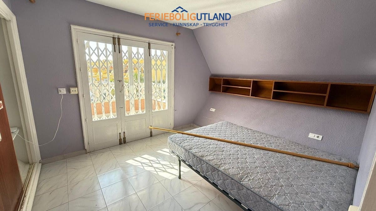 3 soveværelse Villa til salg i Torrevieja med swimmingpool garage - € 490.500 (Ref: 10006907)