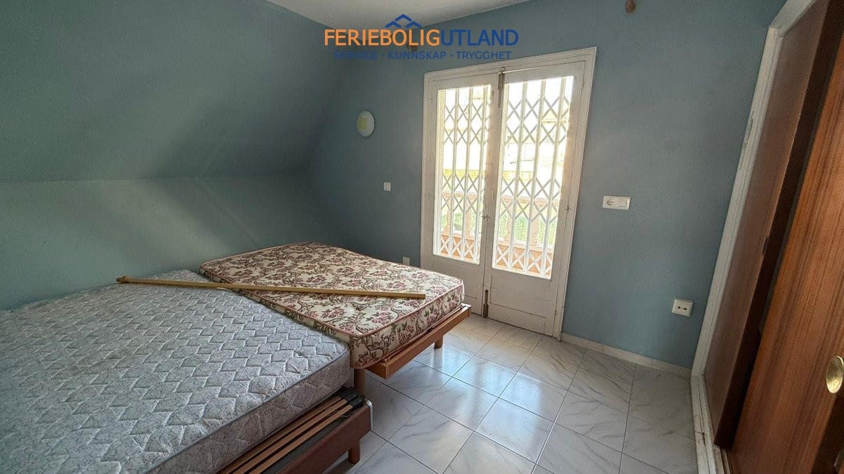 3 soveværelse Villa til salg i Torrevieja med swimmingpool garage - € 490.500 (Ref: 10006907)