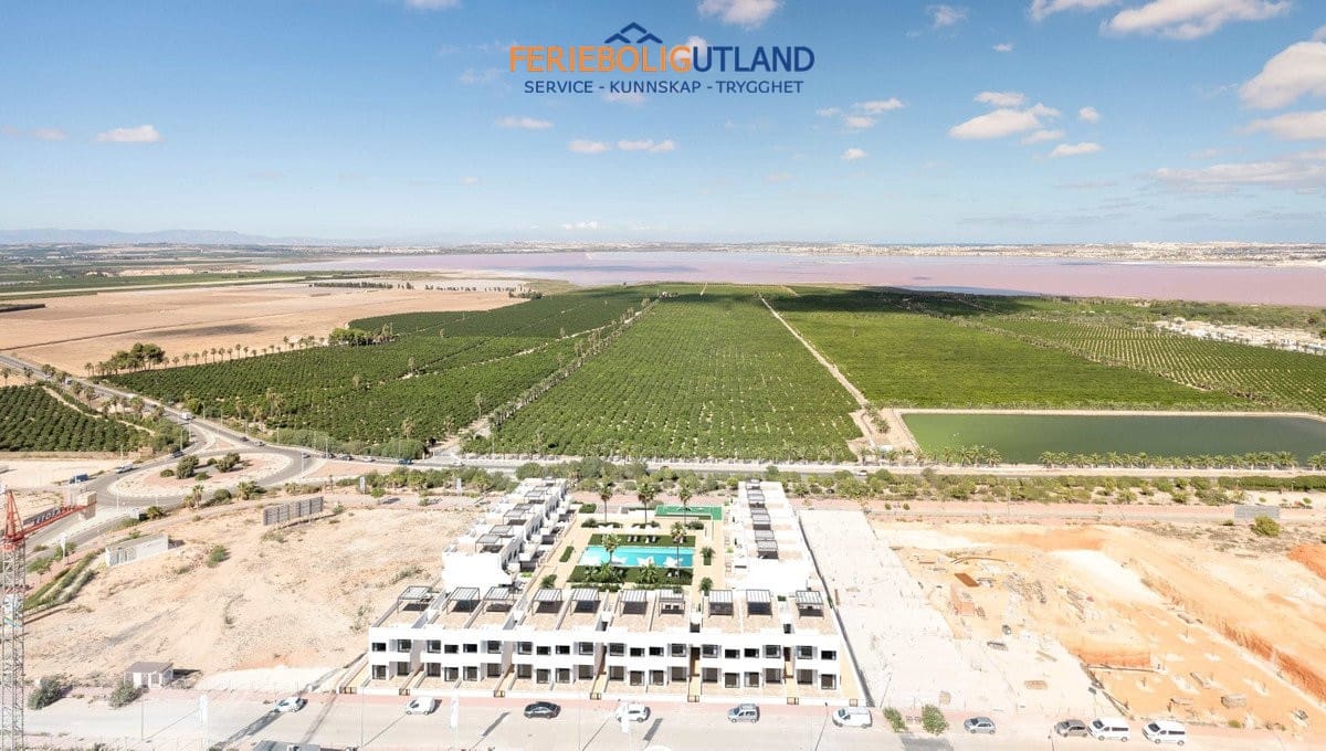 2 soveværelse Lejlighed til salg i Torrevieja med swimmingpool - € 299.900 (Ref: 10006914)