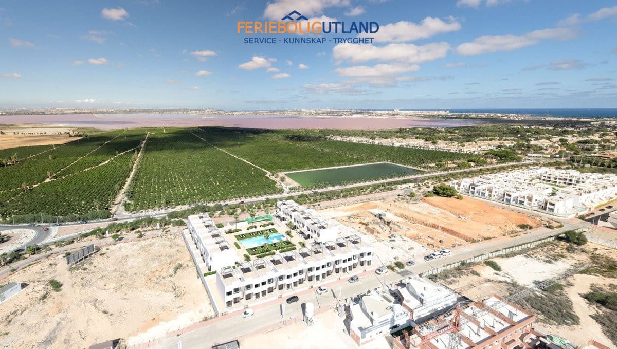 2 soveværelse Lejlighed til salg i Torrevieja med swimmingpool - € 299.900 (Ref: 10006914)