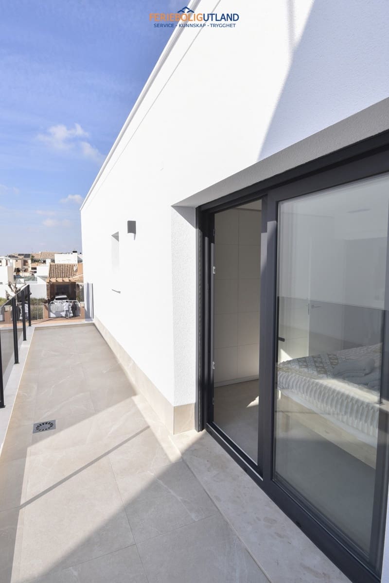 3 bedroom Villa for sale in San Pedro del Pinatar with pool garage - € 439,000 (Ref: 10006915)