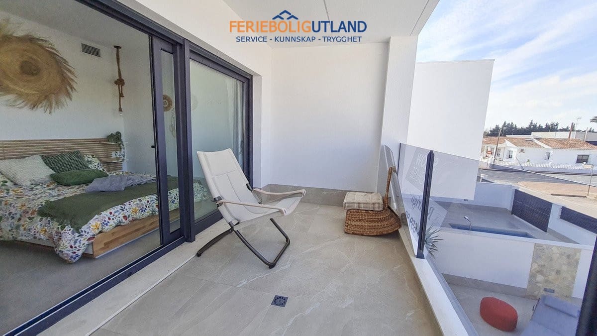 3 bedroom Villa for sale in San Pedro del Pinatar with pool garage - € 439,000 (Ref: 10006915)