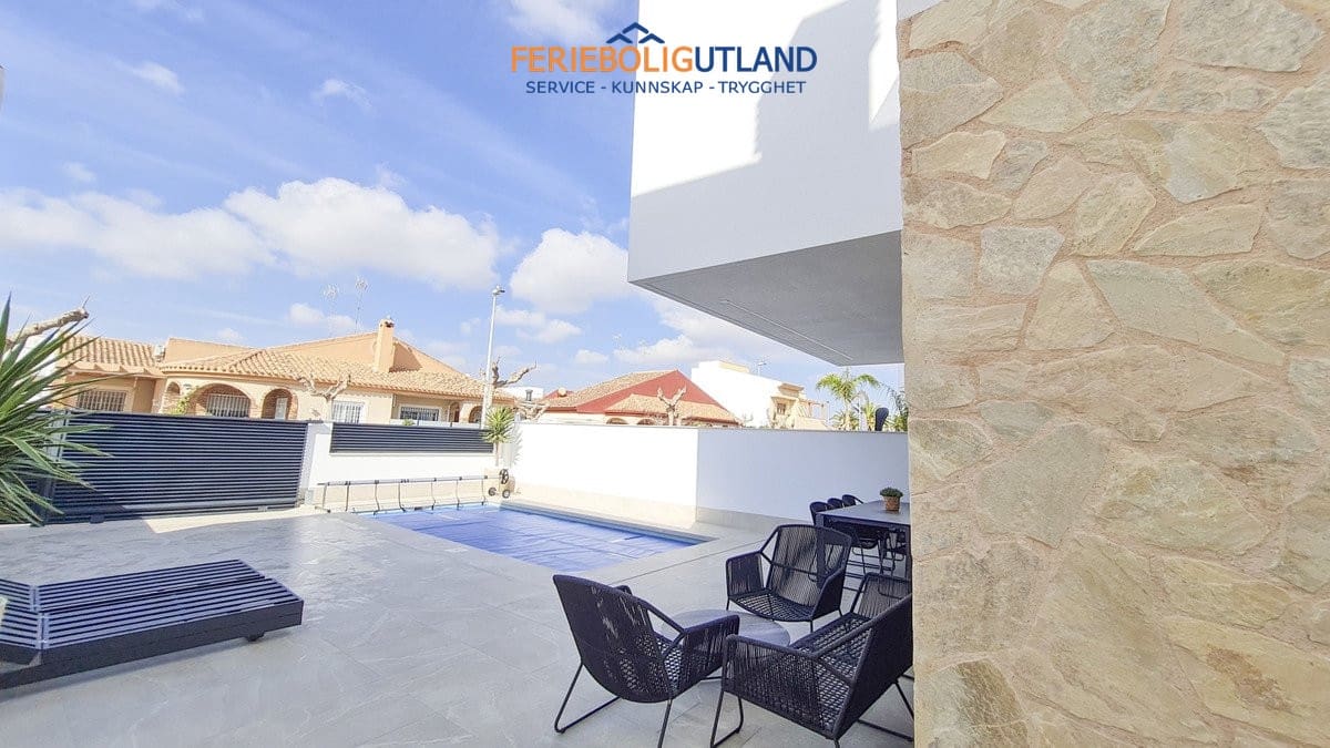 3 bedroom Villa for sale in San Pedro del Pinatar with pool garage - € 439,000 (Ref: 10006915)