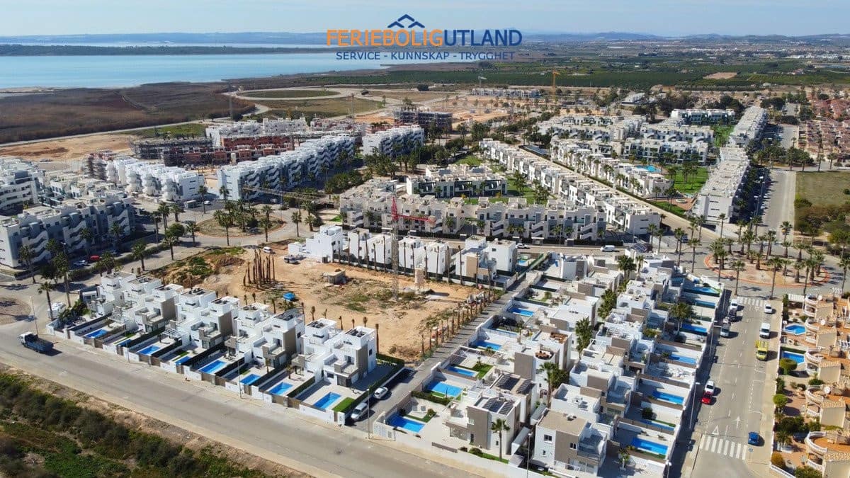 Apartamento de 2 habitaciones en El Raso en venta con piscina - 365.000 € (Ref: 10006917)