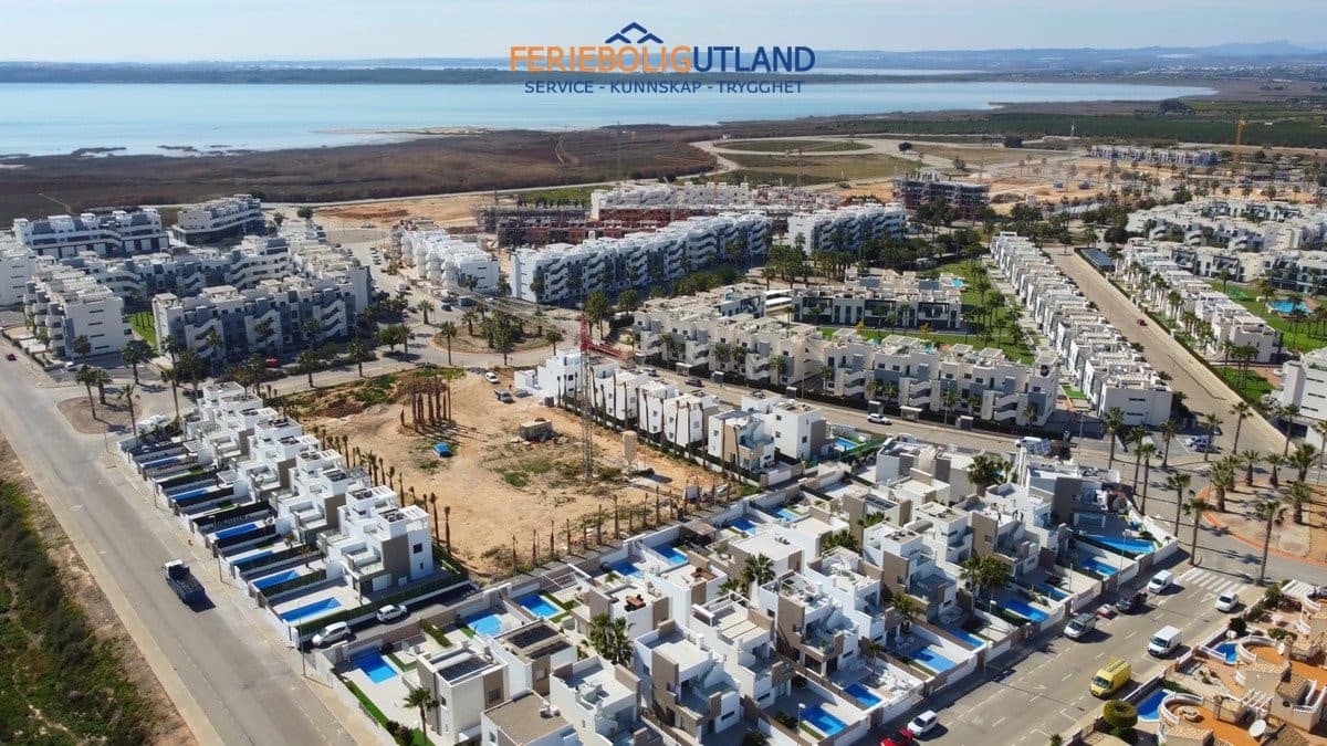 Apartamento de 2 habitaciones en El Raso en venta con piscina - 365.000 € (Ref: 10006917)