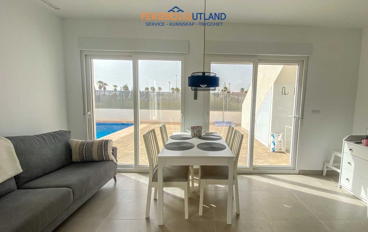 3 Zimmer Villa zu verkaufen in Los Alcazares mit Pool - 397.650 € (Ref: 10006922)
