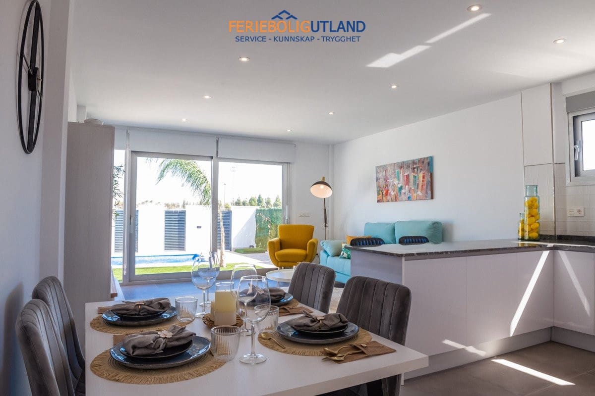 3 soverom Villa til salgs i Los Alcazares med svømmebasseng garasje - € 445 000 (Ref: 10006926)