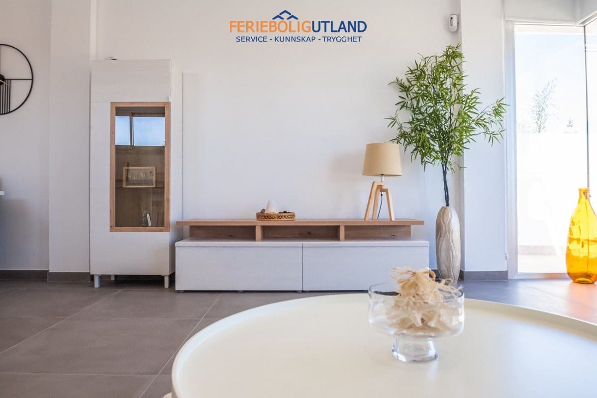 3 soverom Villa til salgs i Los Alcazares med svømmebasseng garasje - € 445 000 (Ref: 10006926)