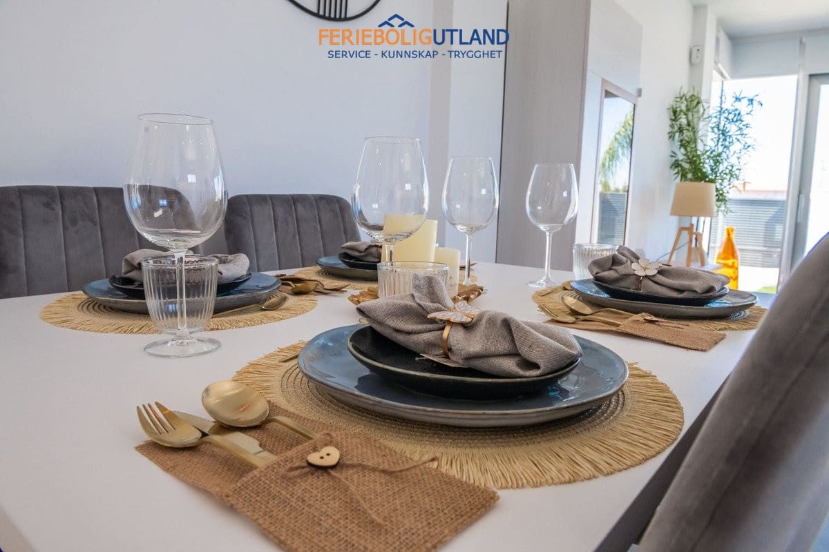 3 soverom Villa til salgs i Los Alcazares med svømmebasseng garasje - € 445 000 (Ref: 10006926)